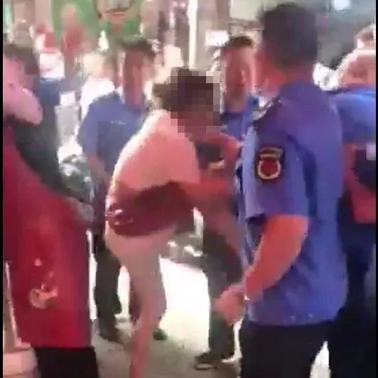 暴力抗法并毆打城市管理執法人員，周寧一女子被行政拘留！